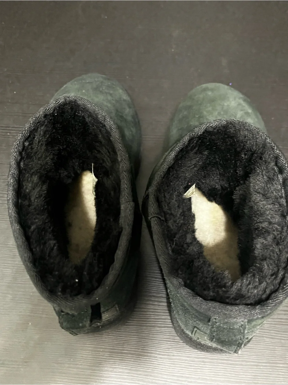 Women’s UGG Boots in black size US 9 See pictures for Condition
